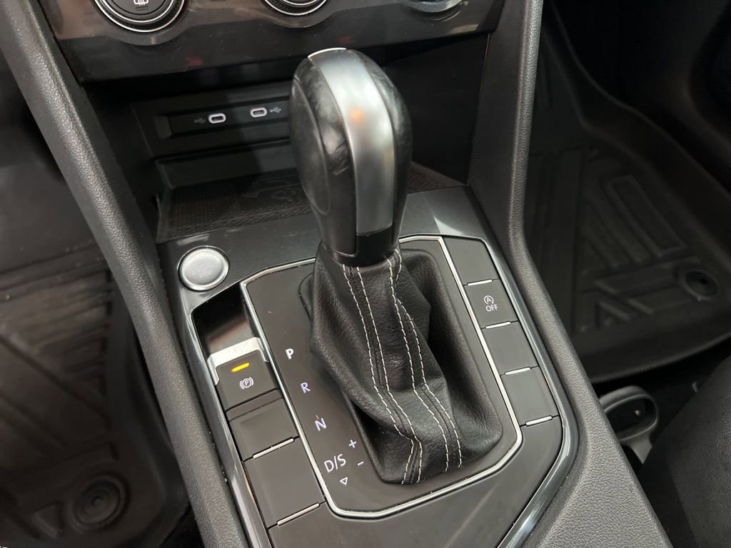 Used 2021 Volkswagen Tiguan SE FWD image 14