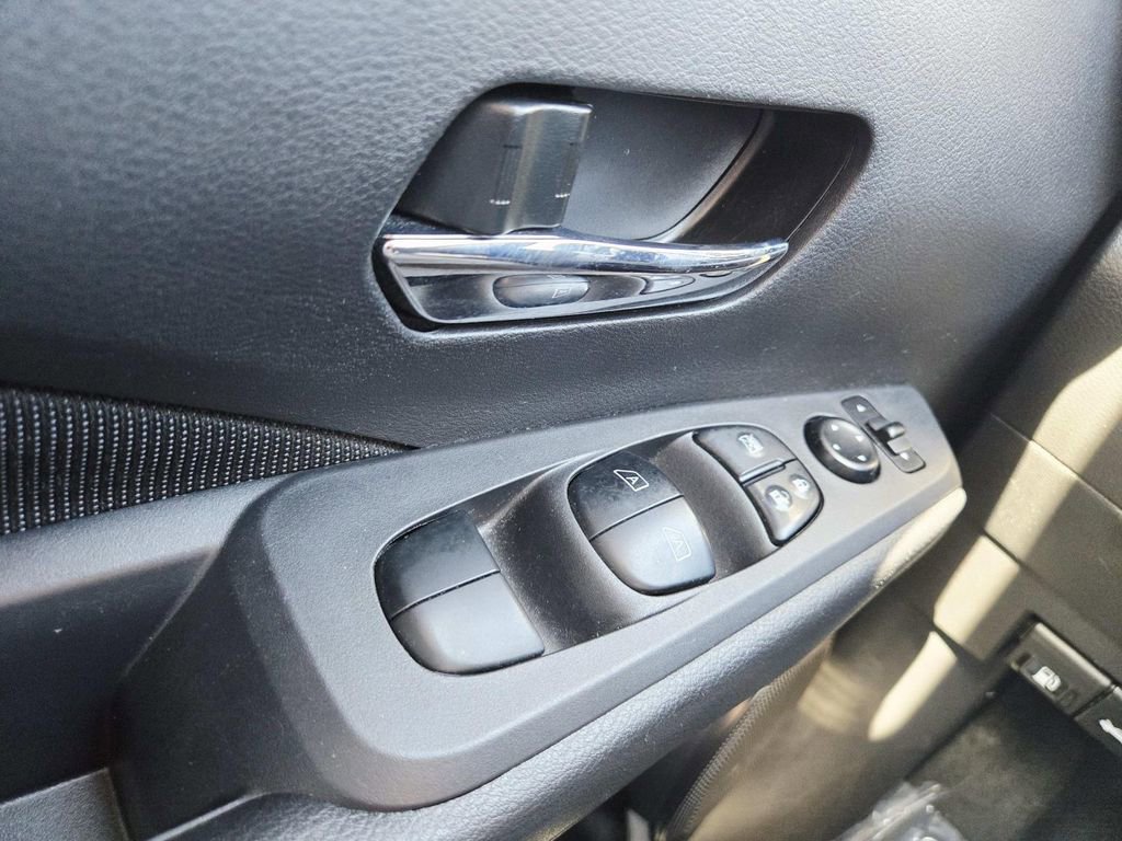 Used 2024 Nissan Kicks SV image 31