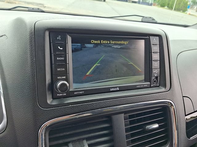 Used 2016 Dodge Grand Caravan SXT FWD image 19