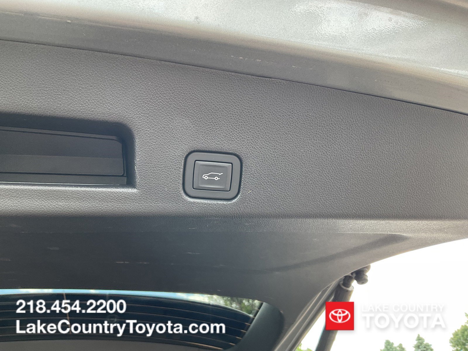 Used 2026 Chevrolet Traverse LT AWD/4WD image 11