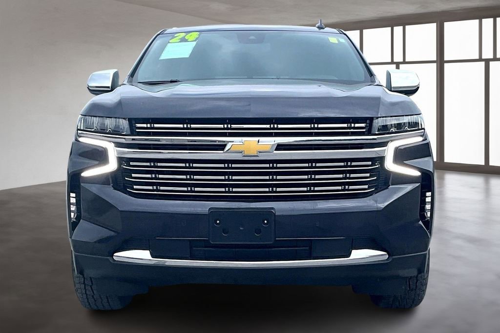 Used 2024 Chevrolet Suburban Premier image 2