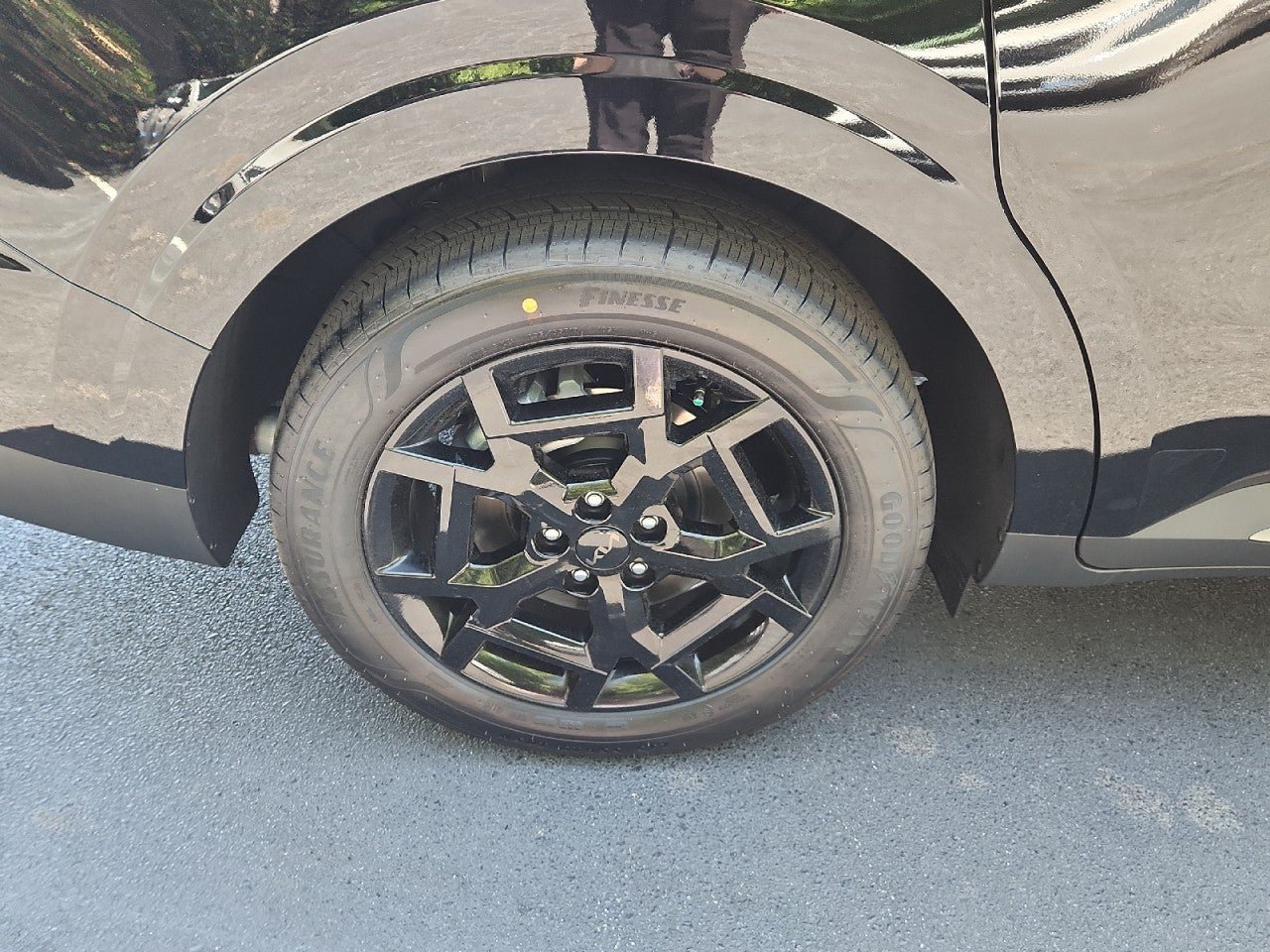 New 2026 Kia Carnival SX w/ SX Dark Edition Package FWD image 9