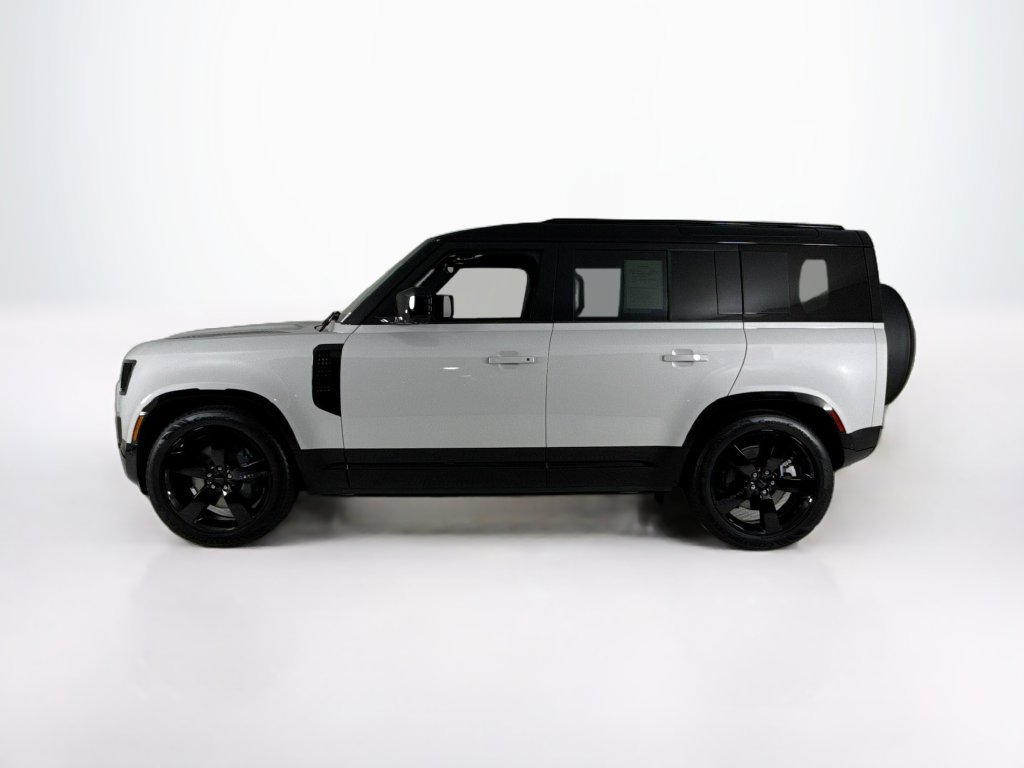 Used 2026 Land Rover Defender 110 X-Dynamic SE AWD/4WD image 2