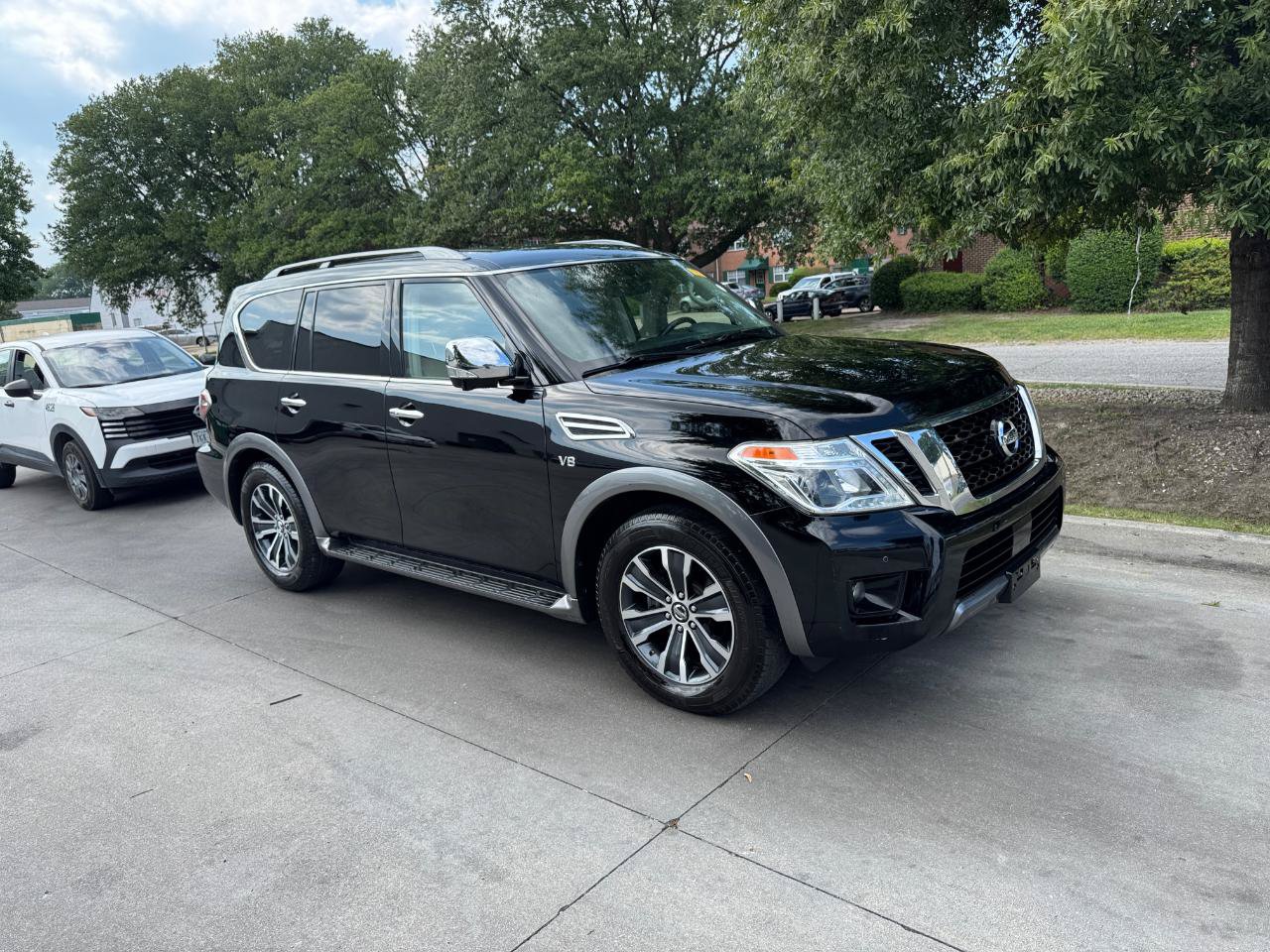 Used 2020 Nissan Armada SL w/ Premium Package AWD/4WD image 2