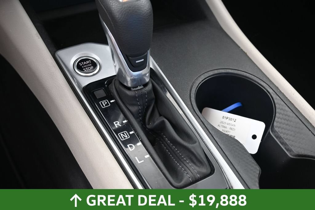 Used 2025 Nissan Altima 2.5 SV FWD image 23