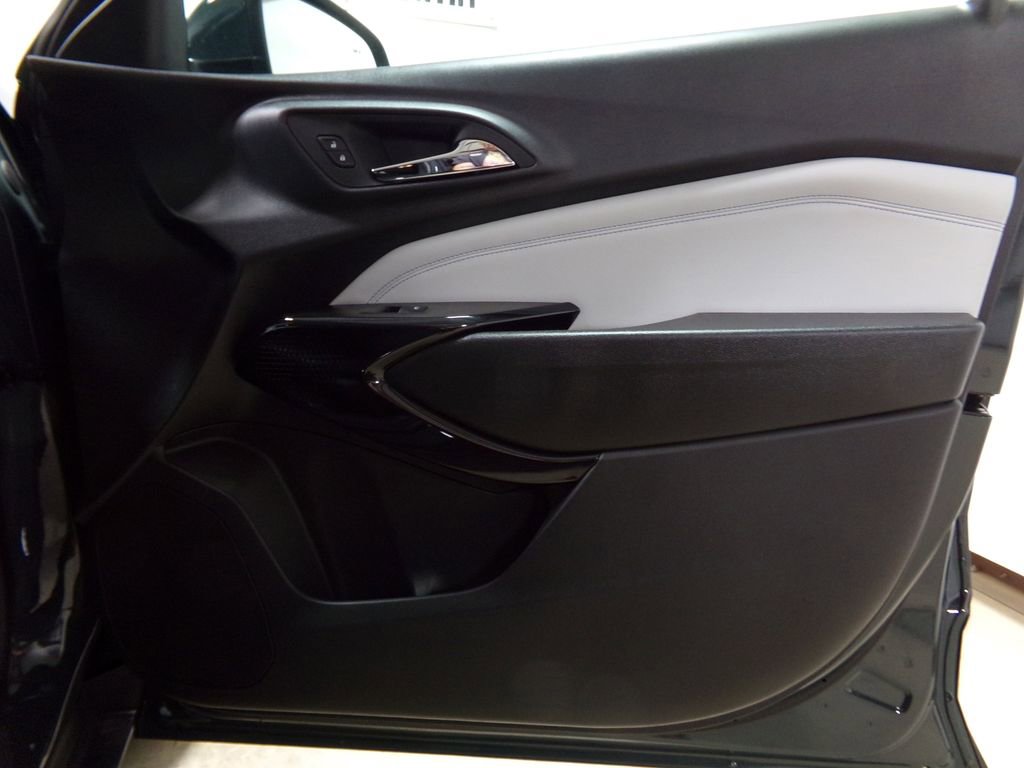 New 2025 Chevrolet Trax LT w/ Driver Confidence Package image 7