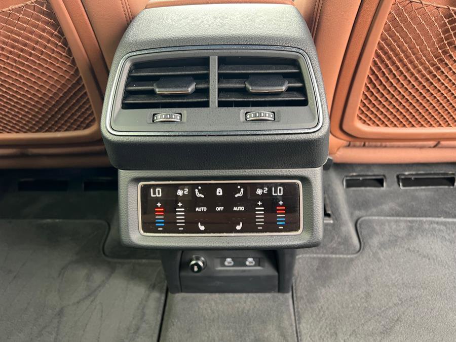 Used 2023 Audi e-tron Premium Plus w/ Premium Plus Package image 39