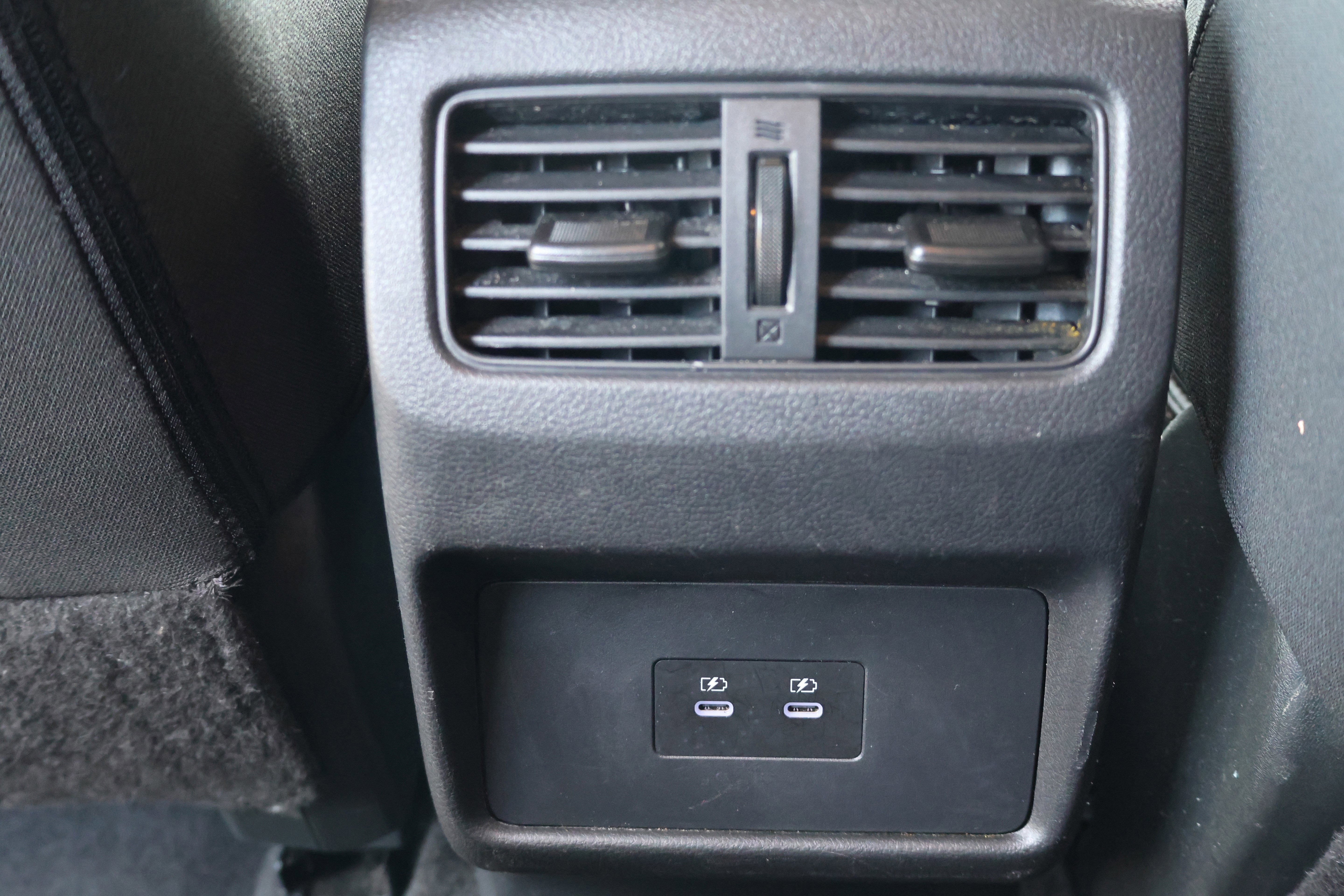 Used 2024 Nissan Rogue SV AWD/4WD image 17
