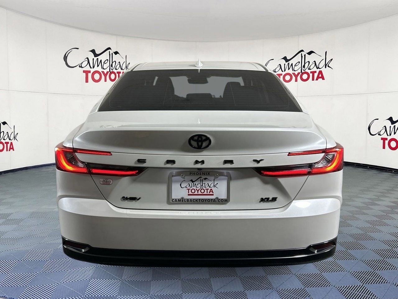 Used 2025 Toyota Camry XLE image 6