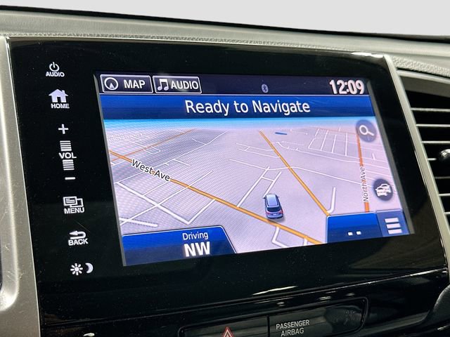 Used 2018 Honda Pilot Touring image 11