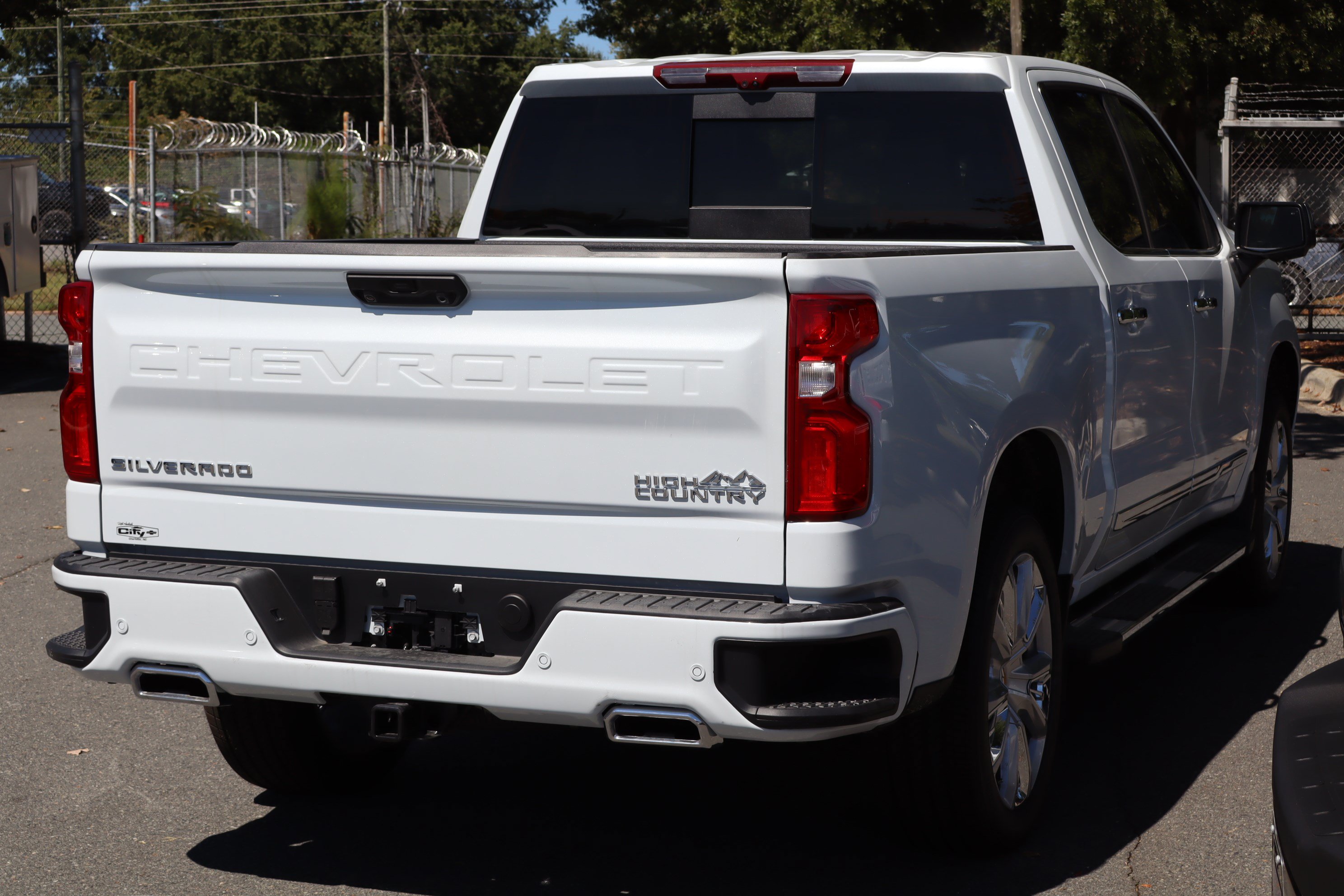 New 2026 Chevrolet Silverado 1500 High Country w/ High Country Premium Package AWD/4WD image 8