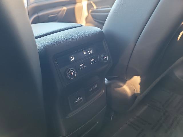 Used 2023 GMC Acadia SLT image 20
