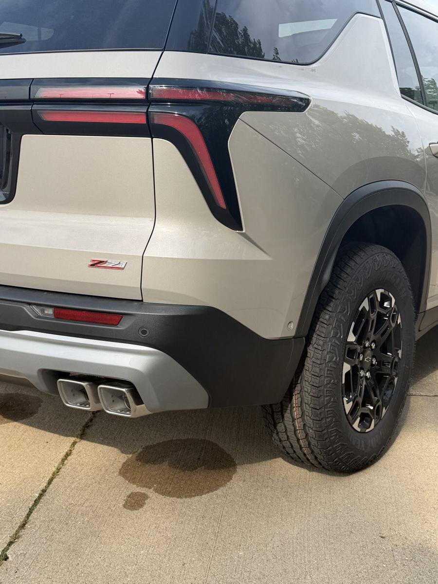 New 2027 Chevrolet Traverse Z71 w/ Enhanced Driving Package AWD/4WD image 32