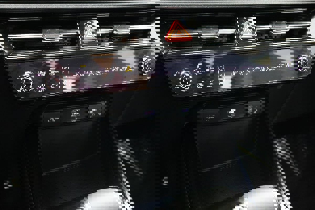 Used 2024 Kia Niro EX image 29