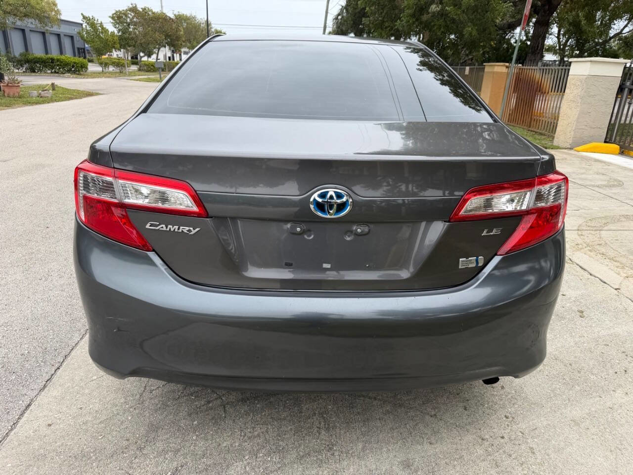 Used 2013 Toyota Camry LE image 9