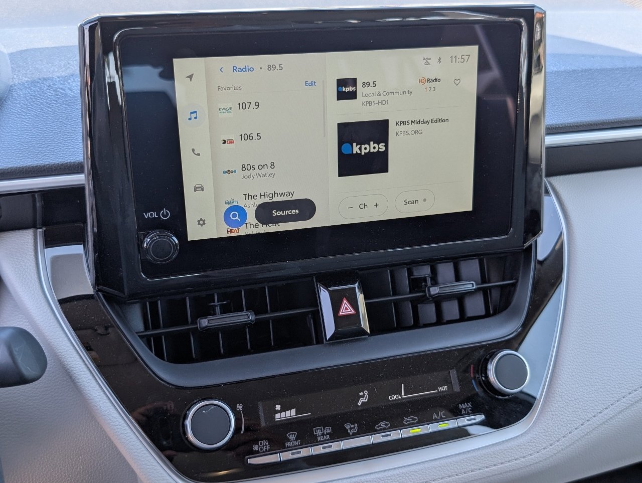 Used 2026 Toyota Corolla Cross L image 17