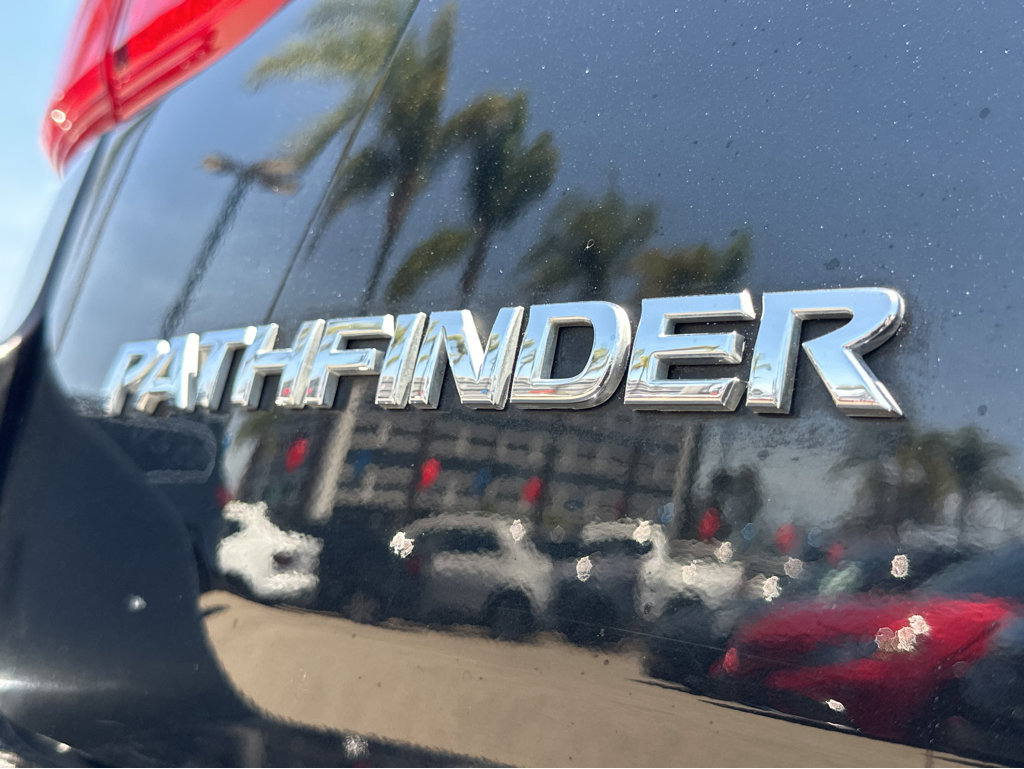 Used 2020 Nissan Pathfinder SV image 39