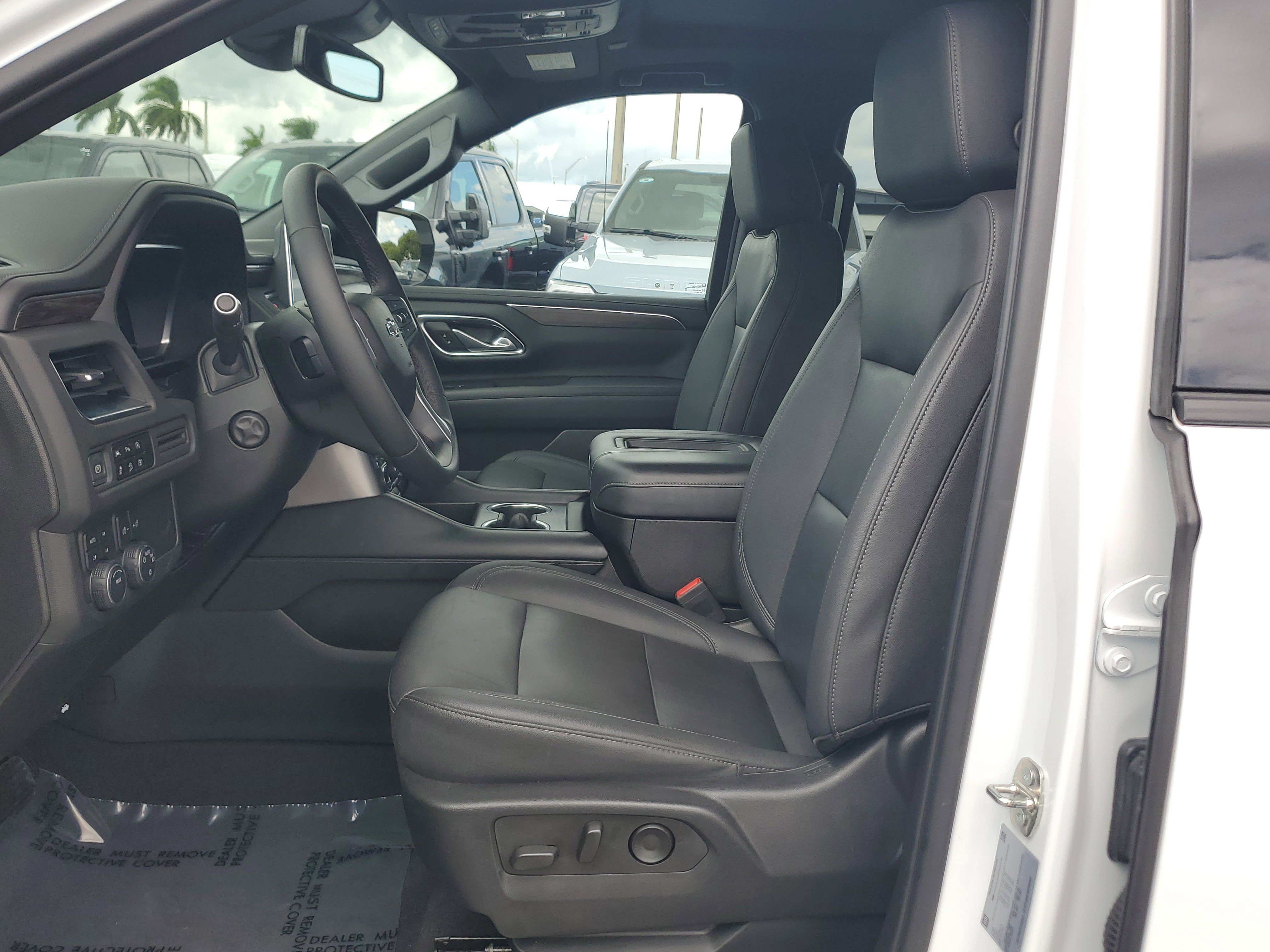 Used 2023 Chevrolet Suburban Z71 w/ Luxury Package image 11