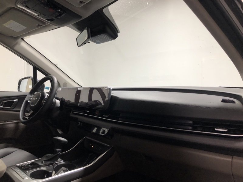 New 2026 Kia Carnival EX image 15