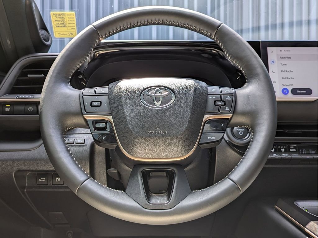 Used 2025 Toyota Crown AWD/4WD image 22