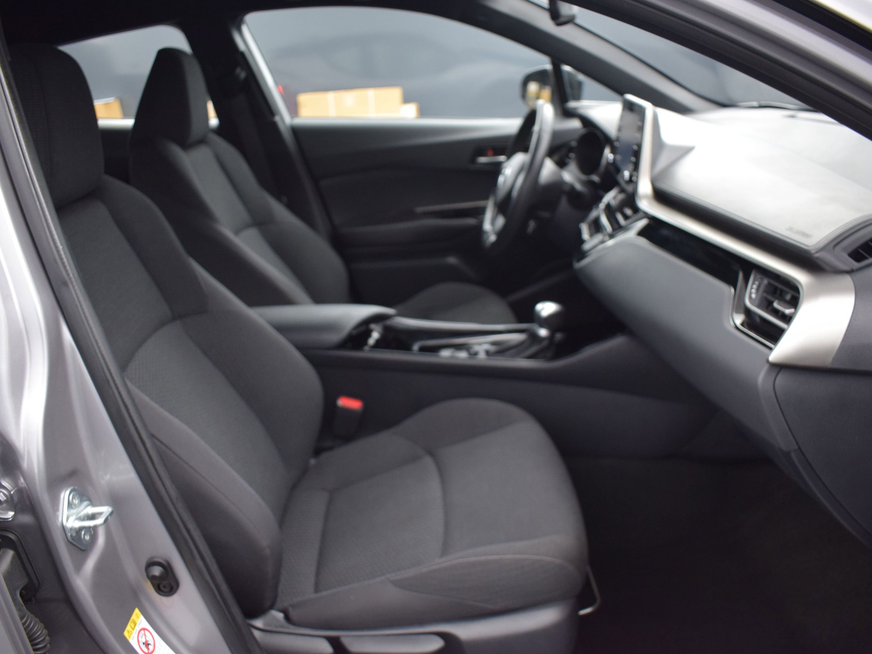 Used 2019 Toyota C-HR XLE image 10