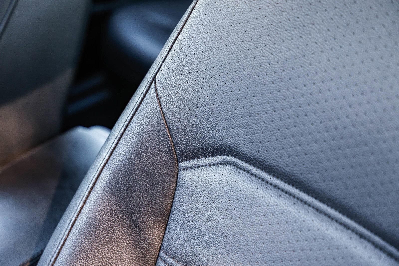 Used 2018 Volkswagen Passat 2.0T R-Line image 24