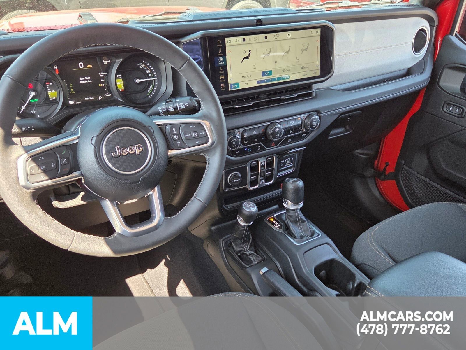 Used 2025 Jeep Wrangler Unlimited Sahara AWD/4WD image 9