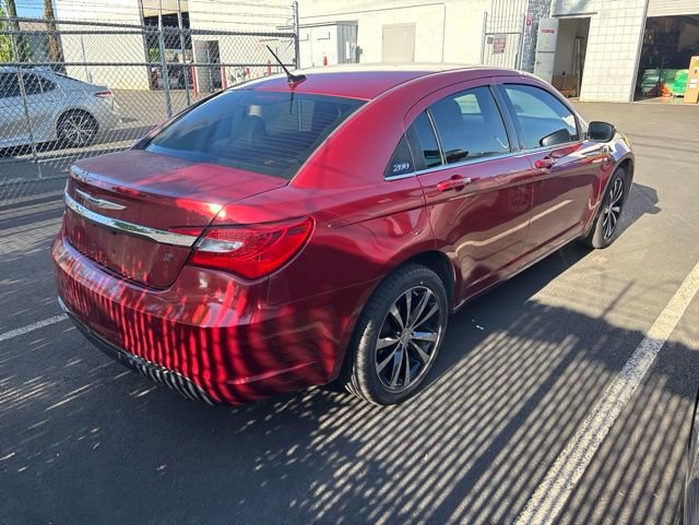 Used 2013 Chrysler 200 Touring w/ S Exterior Appearance Pkg FWD image 2