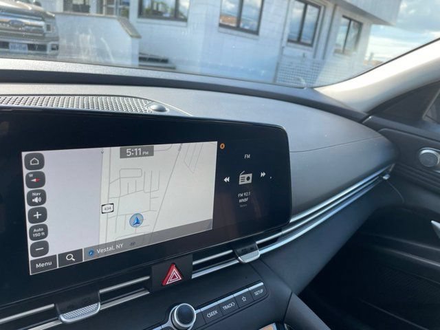 Used 2023 Hyundai Elantra Limited FWD image 14