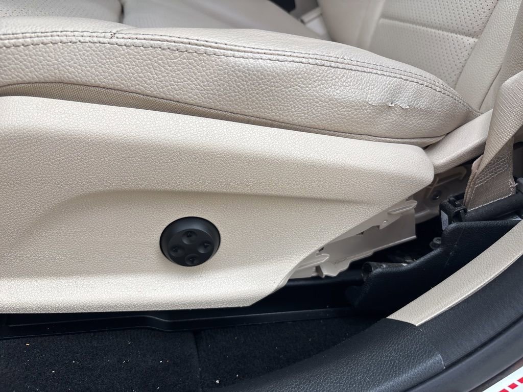 Used 2016 Mercedes-Benz GLC 300 4MATIC image 15