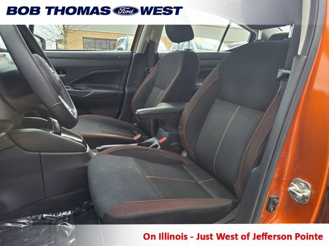 Used 2021 Nissan Versa SR w/ Convenience Package image 10