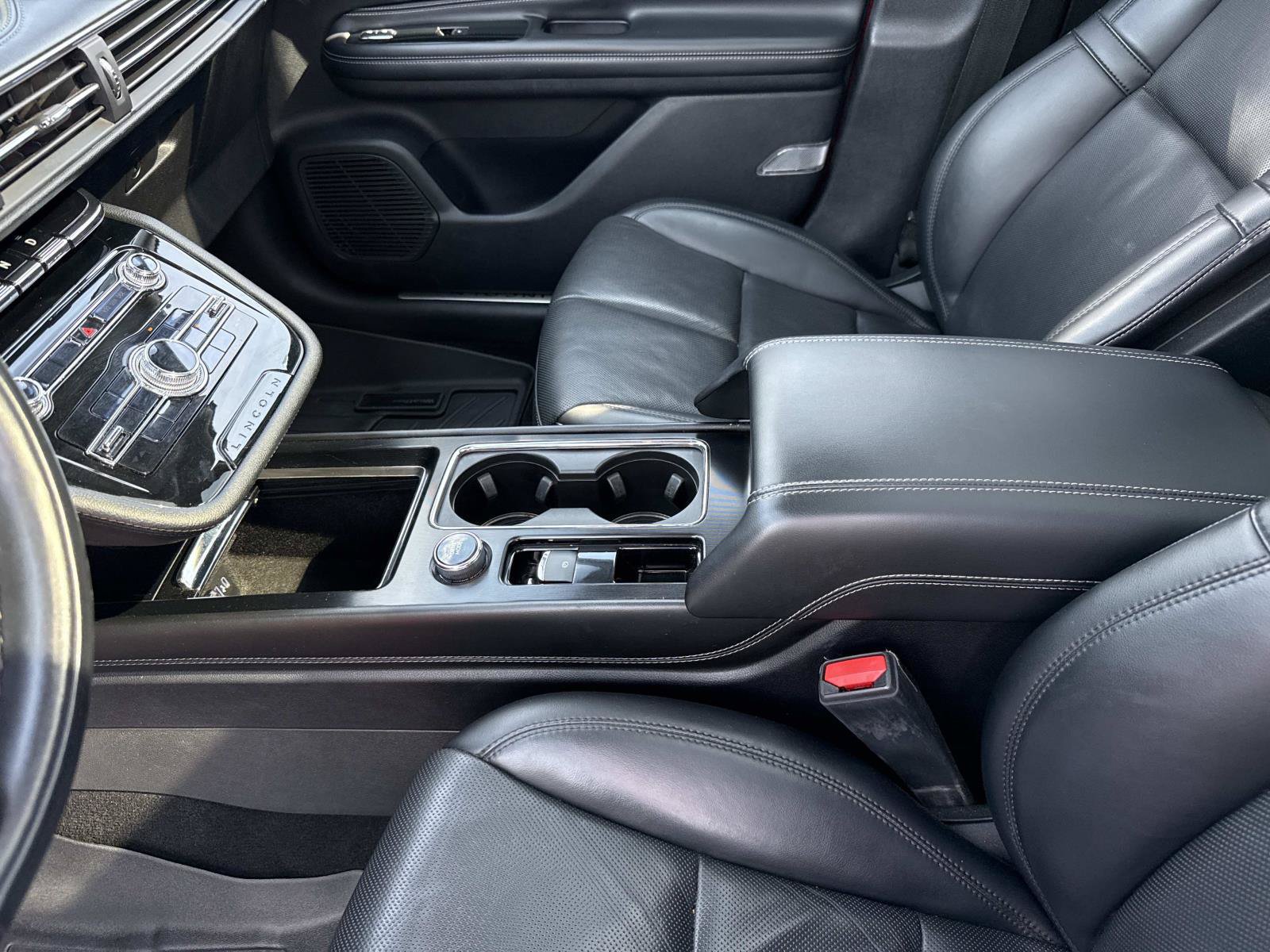 Used 2022 Lincoln Corsair AWD w/ Premium Package image 21