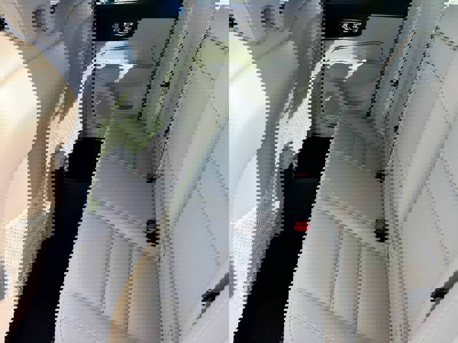 Used 2021 Volvo S60 T5 Momentum w/ Climate Package image 16