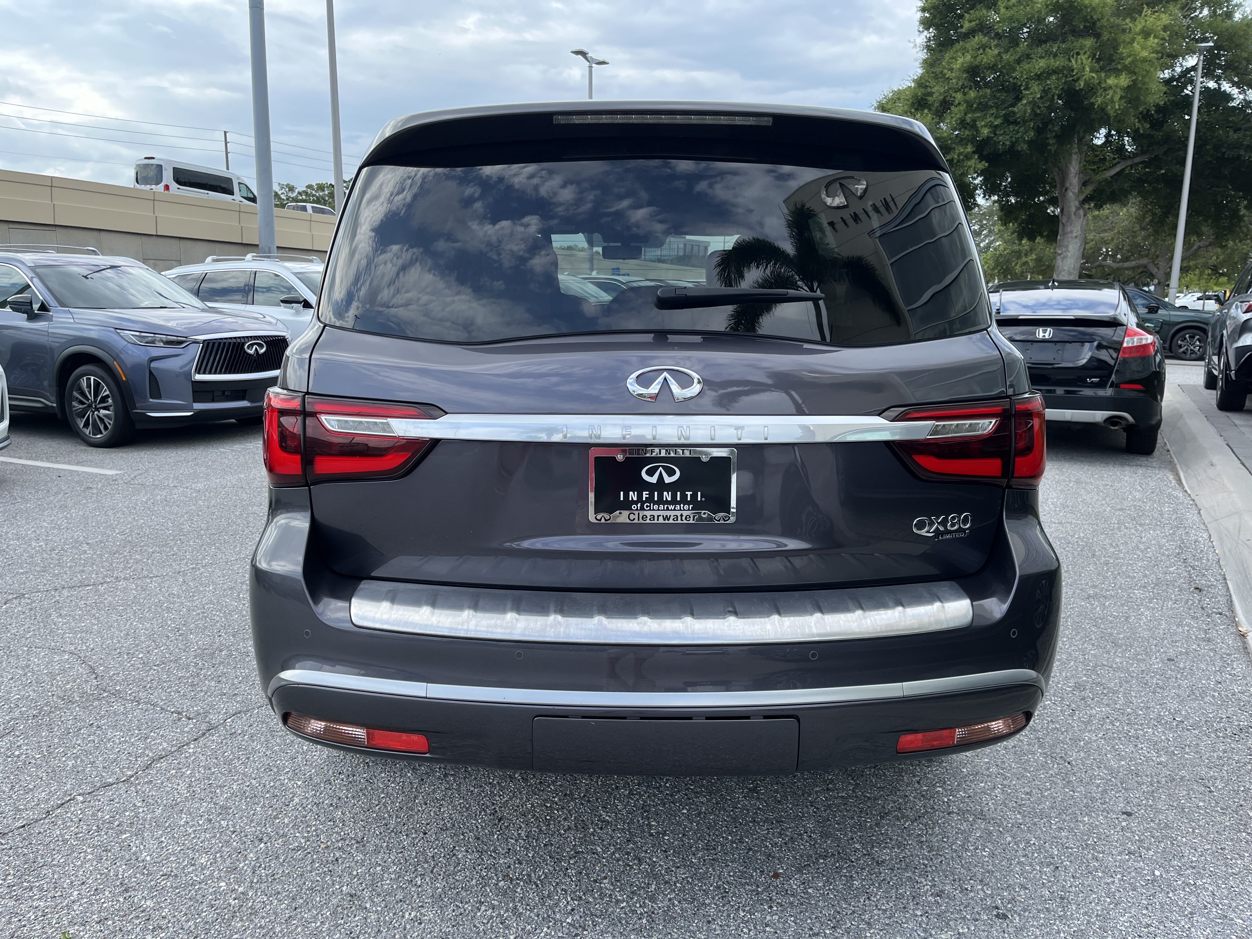 Certified 2019 INFINITI QX80 Limited w/ All-Season Package AWD/4WD image 8