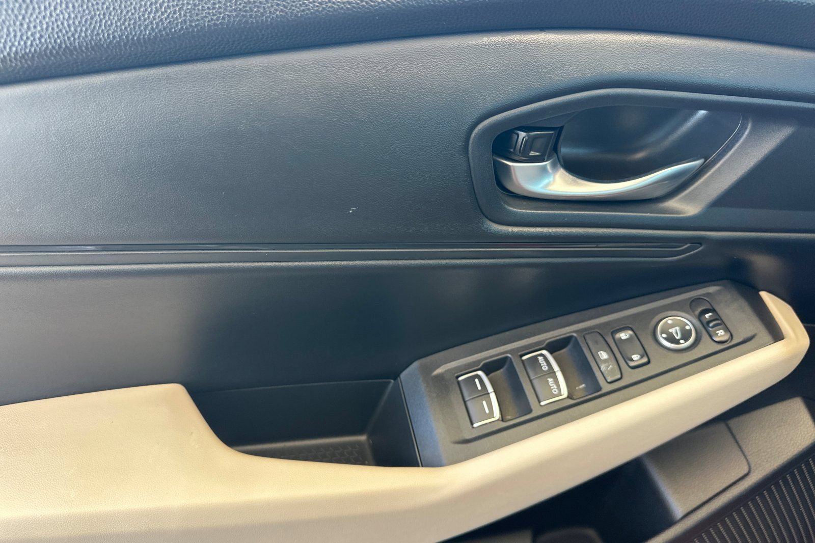 Certified 2025 Honda Accord SE image 11