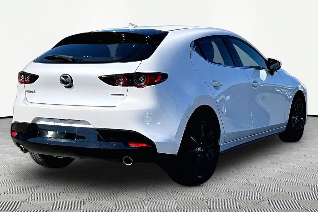 Used 2019 MAZDA MAZDA3 Hatchback w/ Premium Package FWD image 2