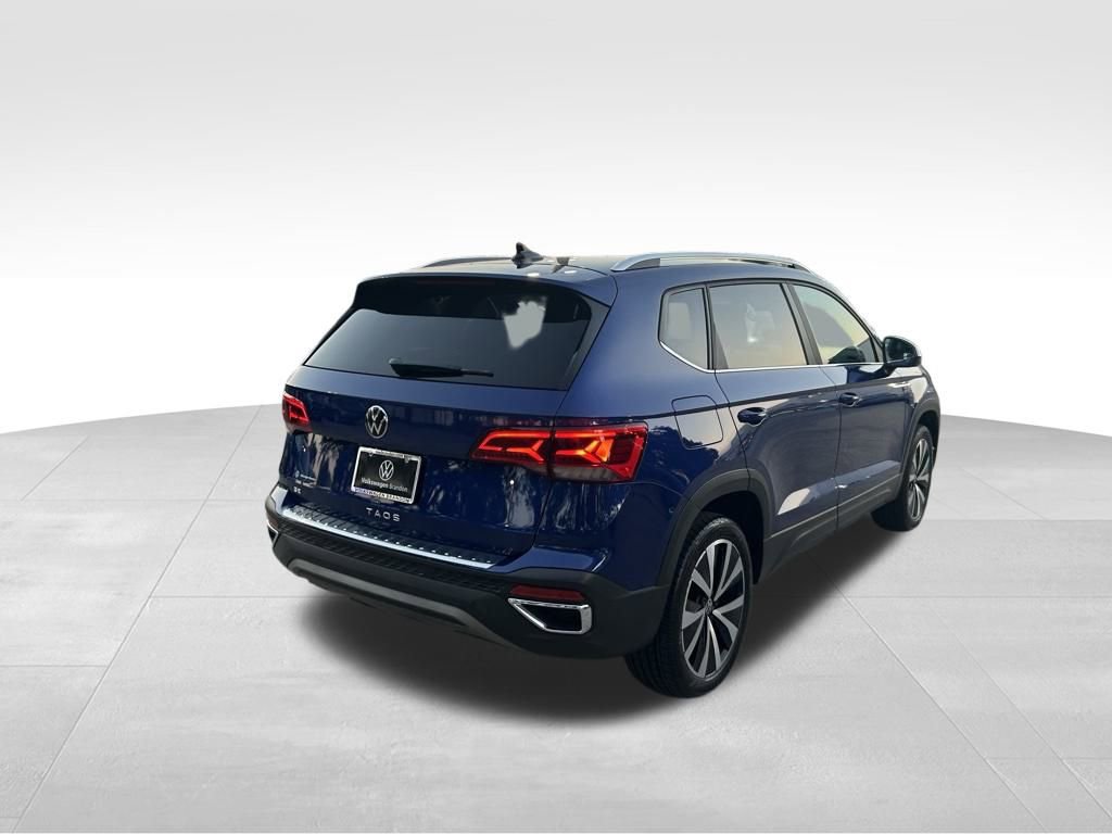 Used 2022 Volkswagen Taos SE w/ Driver Assistance Package image 4