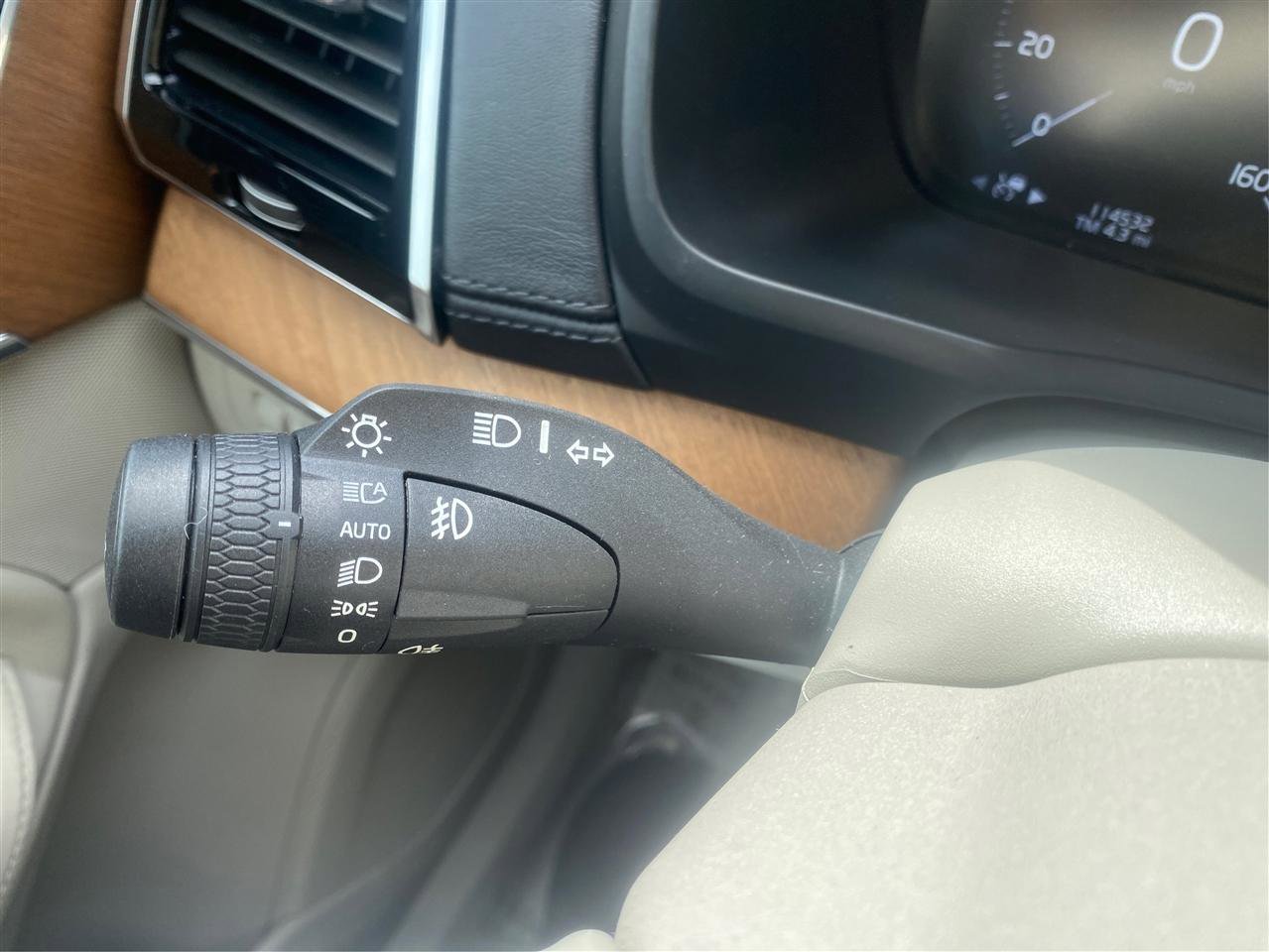 Used 2016 Volvo XC90 T6 Inscription w/ Vision Package image 30