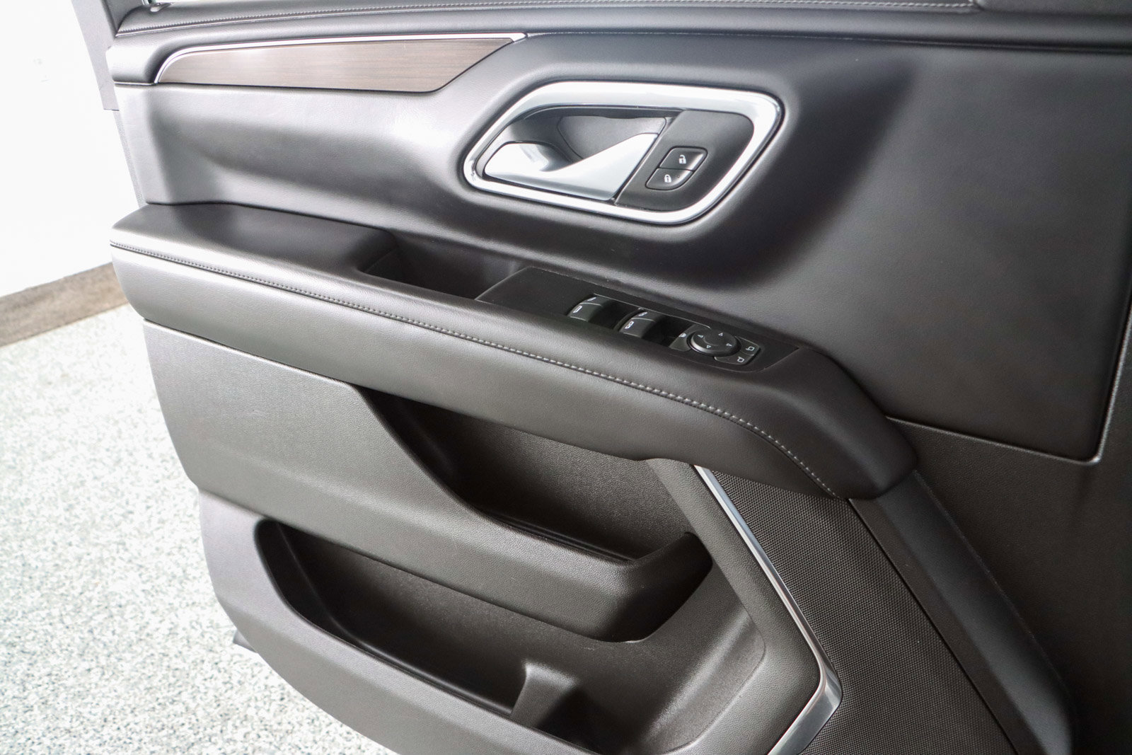 Used 2022 GMC Yukon XL SLE image 23