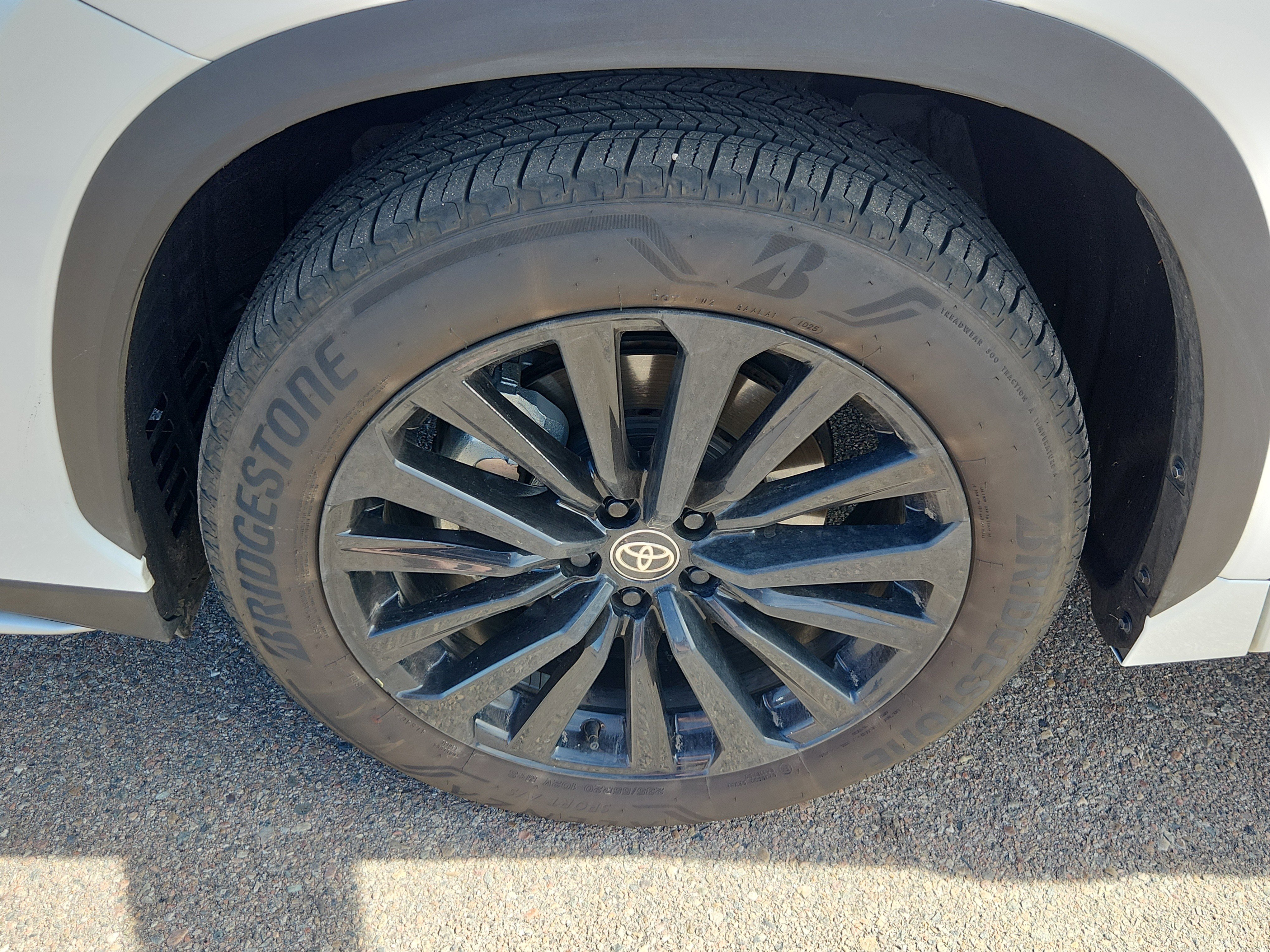 Certified 2025 Toyota Highlander XSE image 16