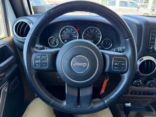 Used 2015 Jeep Wrangler Unlimited Sahara w/ Connectivity Group image 4
