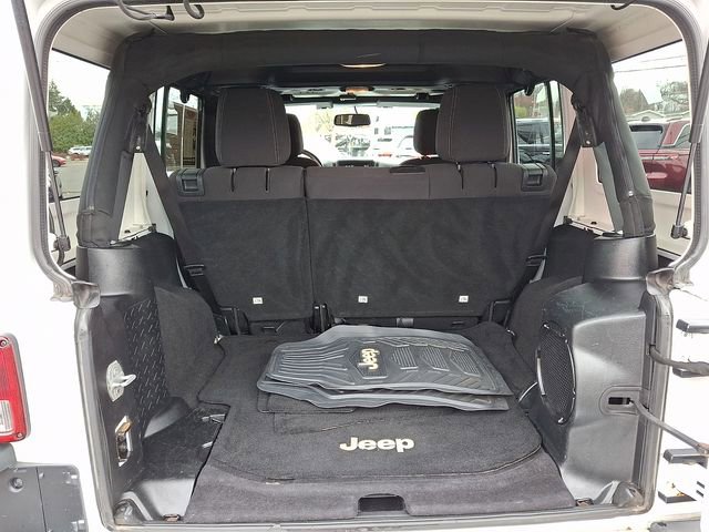 Used 2014 Jeep Wrangler Unlimited Sahara w/ Dual Top Group AWD/4WD image 28
