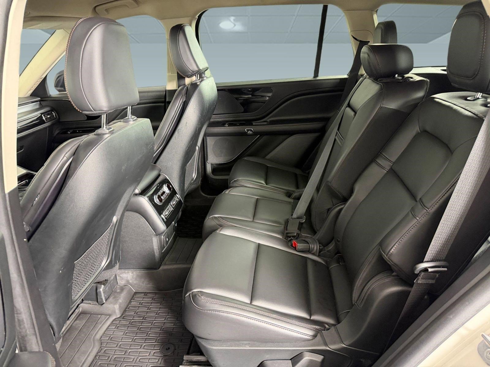 Used 2023 Lincoln Aviator 2WD image 13