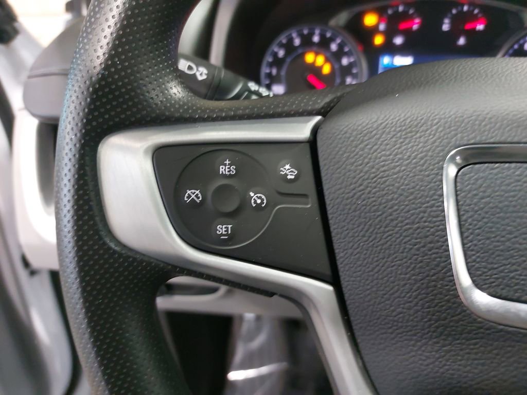 Used 2023 GMC Terrain SLE w/ Driver Convenience Package image 16
