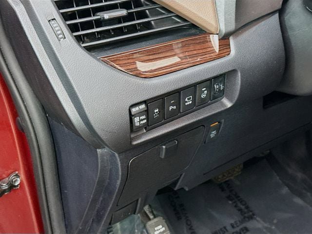 Used 2020 Toyota Sienna Limited Premium AWD/4WD image 12