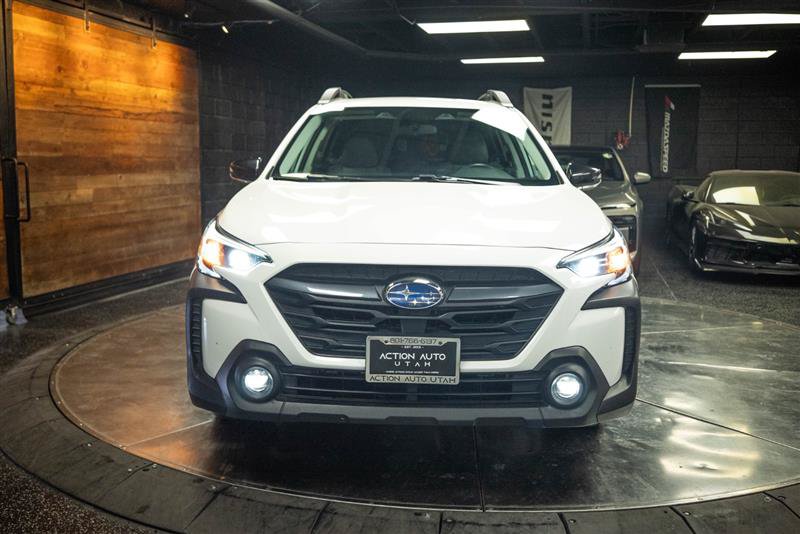 Used 2025 Subaru Outback Premium AWD/4WD image 4