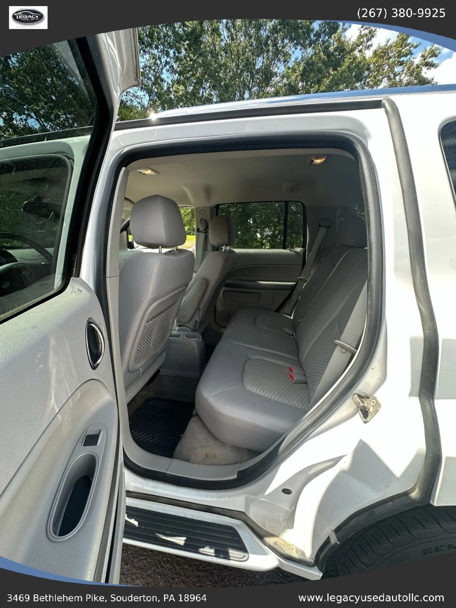 Used 2010 Chevrolet HHR LT w/ LT Preferred Equipment Group image 15