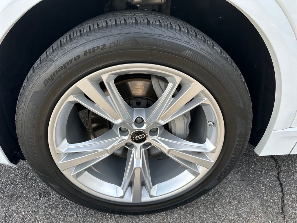 Used 2023 Audi Q8 Premium Plus image 16