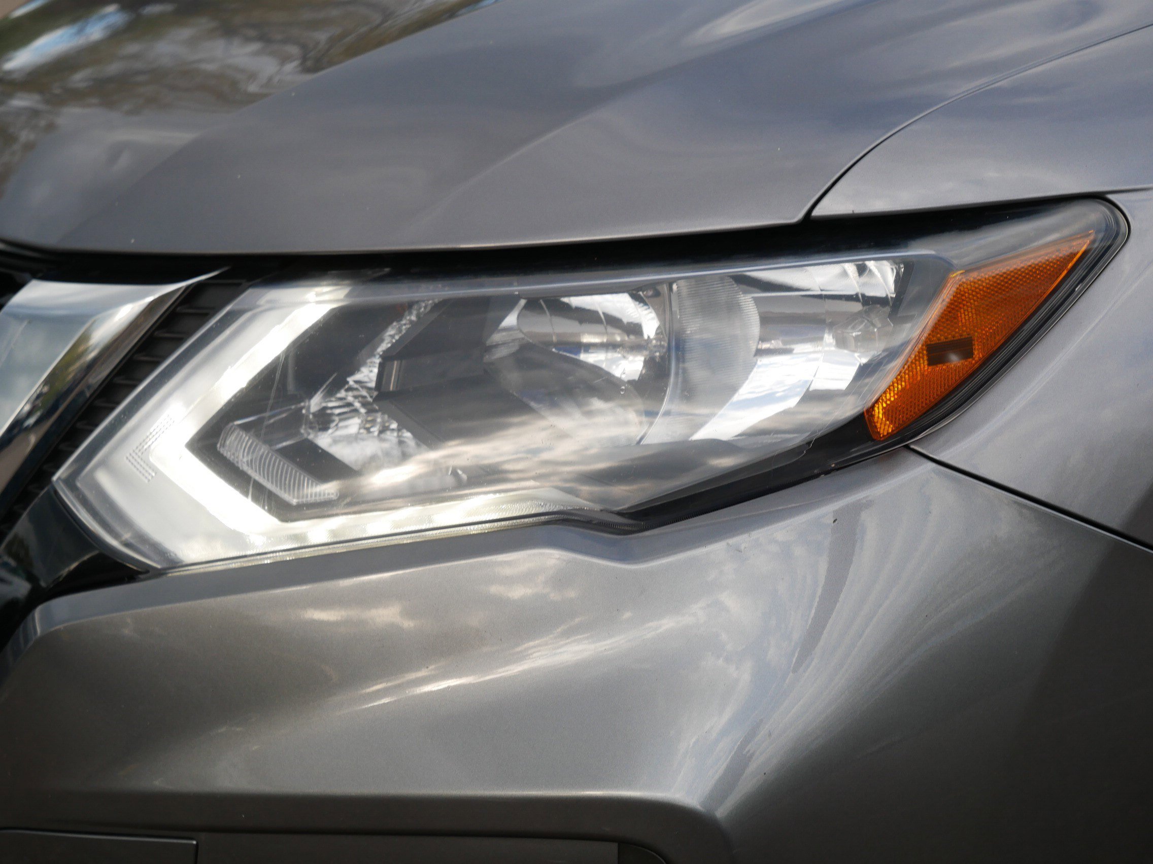 Certified 2017 Nissan Rogue SV AWD/4WD image 16