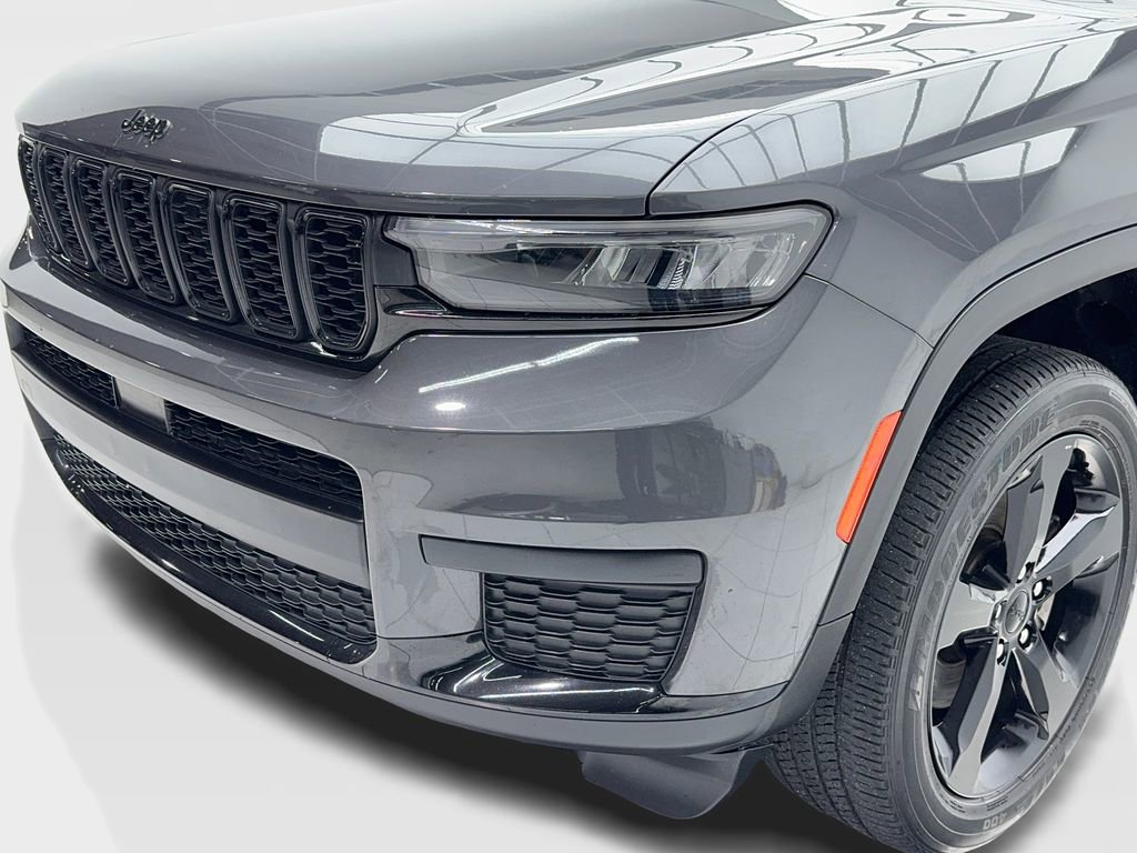 Used 2023 Jeep Grand Cherokee L Laredo AWD/4WD image 5